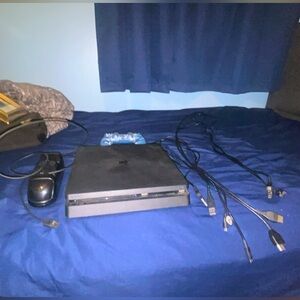 Playstation 4 All reset Blue camo controller nothing wrong with it, runs fine